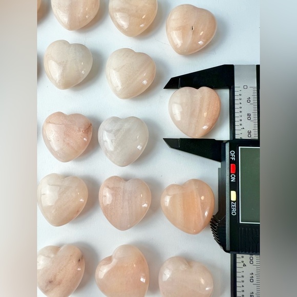 One Peach Aventurine Mini Heart Crystal Pocket Stone Crystal Carving Healing Gem - Picture 4 of 10